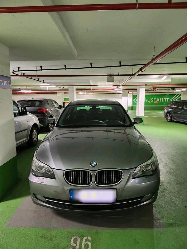 Gebraucht BMW 530 231 PS (169 kW) 2003 Grau Limousine