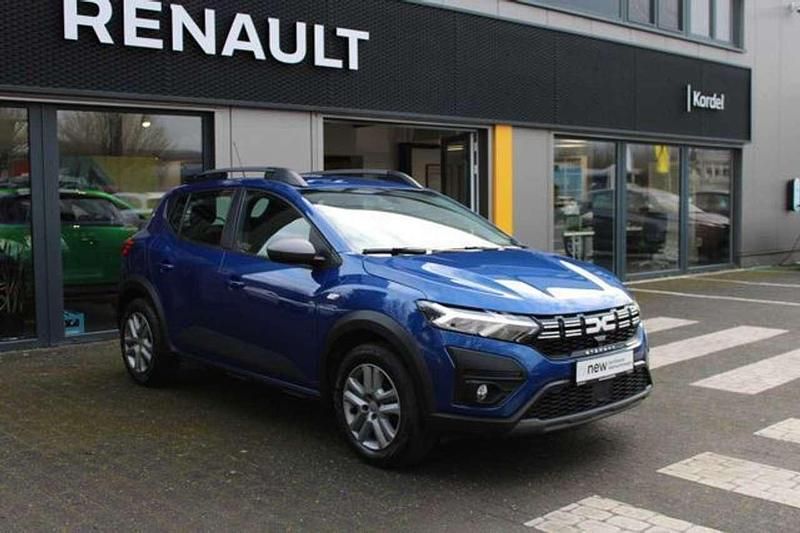 Iron blau Gebraucht 2023 Dacia Sandero Expression Kleinwagen | 11.990 € (Fairer Preis) - Bild 1/4