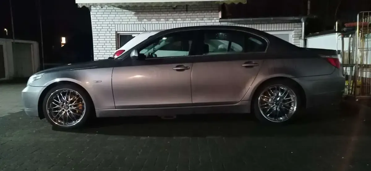 Gebraucht BMW 530 Sport Line 272 PS (200 kW) 2008 Grau Limousine