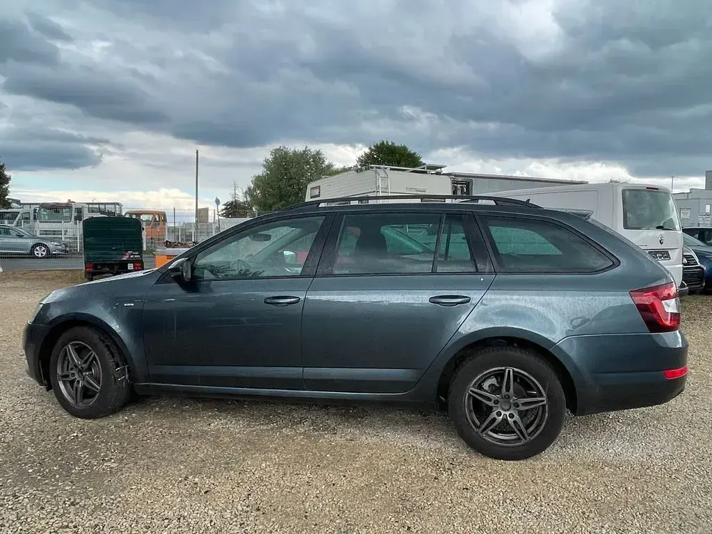 Gebraucht Skoda Octavia Drive 150 PS (110 kW) 2017 Grau Limousine