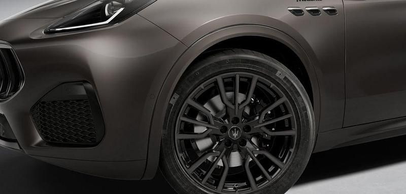 Neu Maserati Grecale 330 PS (242 kW) 2026 Grau SUV