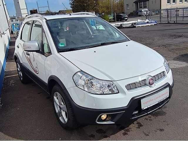 Gebraucht Fiat Sedici Pop 120 PS (88 kW) 2012 Weiß SUV