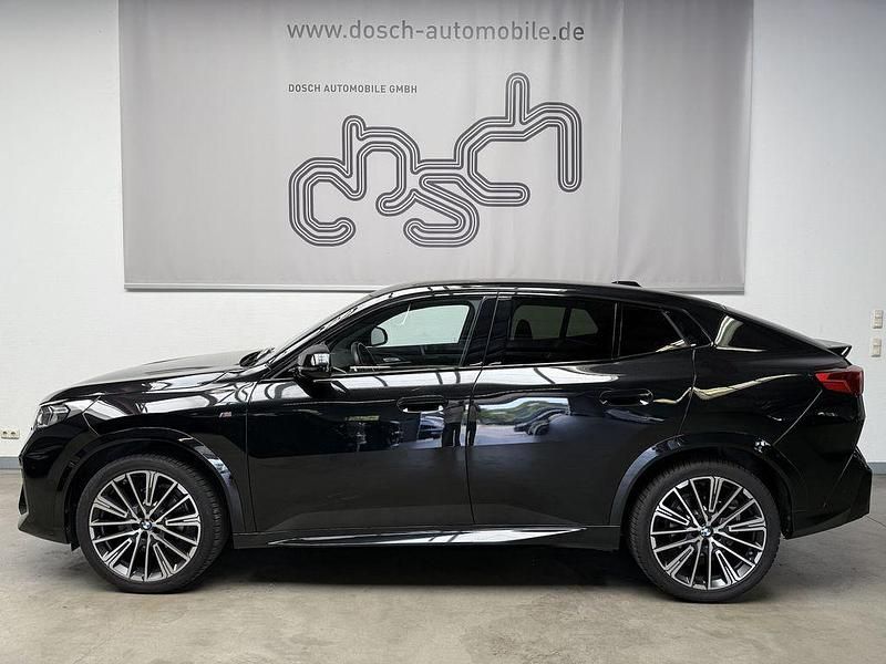 Black sapphire Gebraucht 2024 BMW X2 M Sport SUV | 43.890 € - Bild 1/4