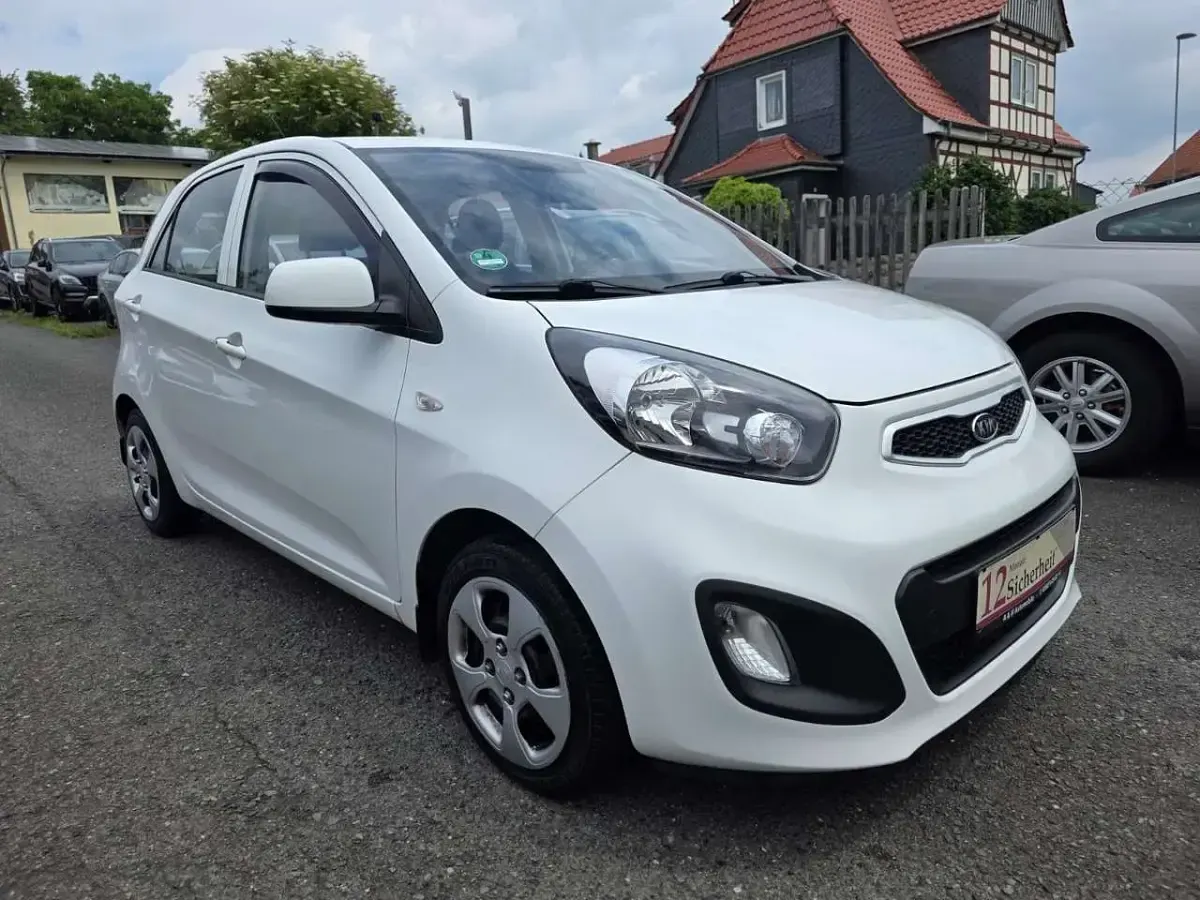 Gebraucht Kia Picanto Edition 7 69 PS (50 kW) 2012 Weiß Kleinwagen