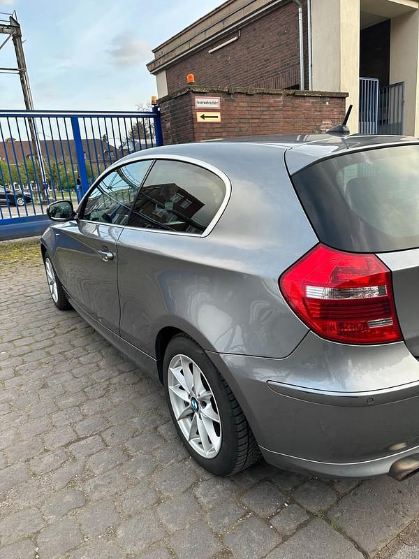 Gebraucht BMW 116 122 PS (89 kW) 2011 Kleinwagen