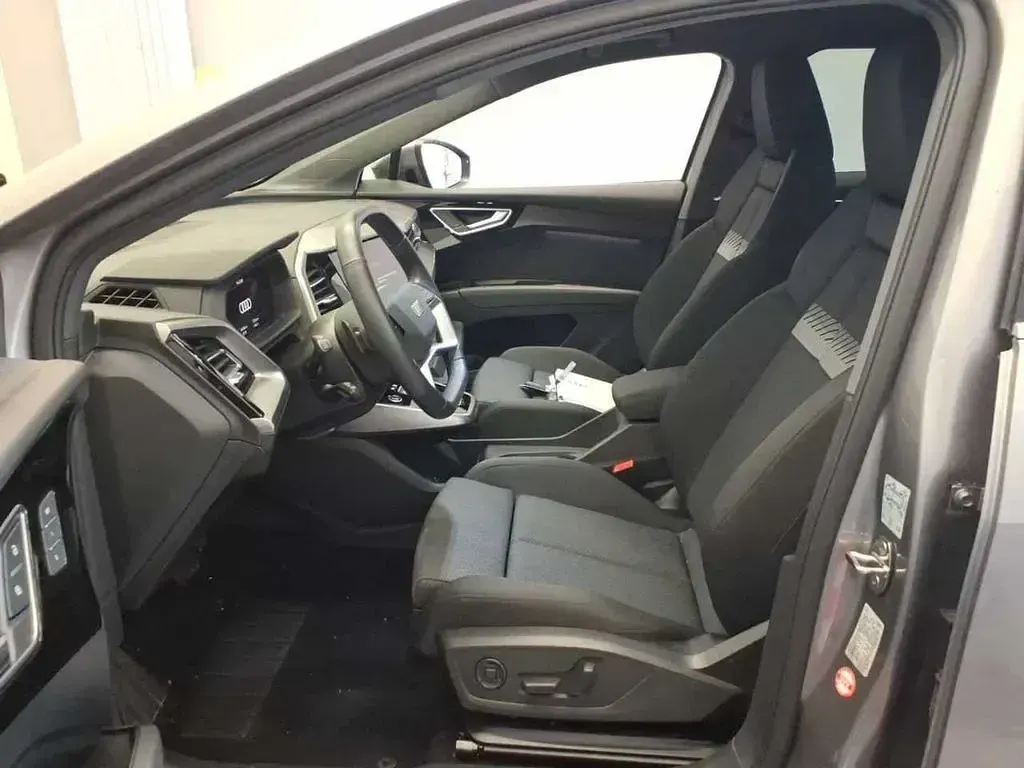 Gebraucht Audi Q4 e-tron Advanced Plus 219 kW (299 PS) 2023 Taifungrau metallic SUV