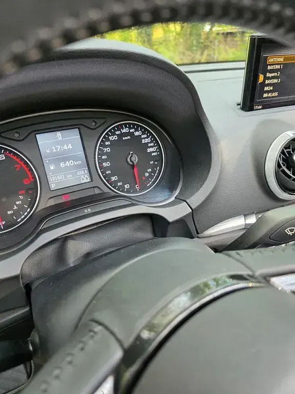 Używany Audi A3 Cabriolet Design 190 KM (139 kW) 2019 Czerwony Kabriolet