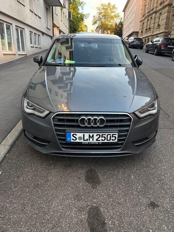 Gebraucht Audi A3 Ambiente 122 PS (89 kW) 2013 Grau Limousine