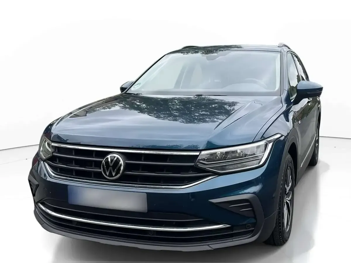 Gebraucht VW Tiguan Life 150 PS (110 kW) 2021 Nightshade blue metallic SUV