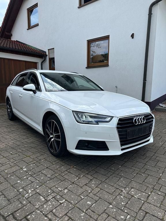 Usata Audi A4 150 CV (110 kW) 2018 Bianco Station wagon