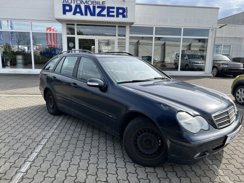 Gebraucht Mercedes C180 143 PS (105 kW) 2004 Smaragdschwarz Kombi