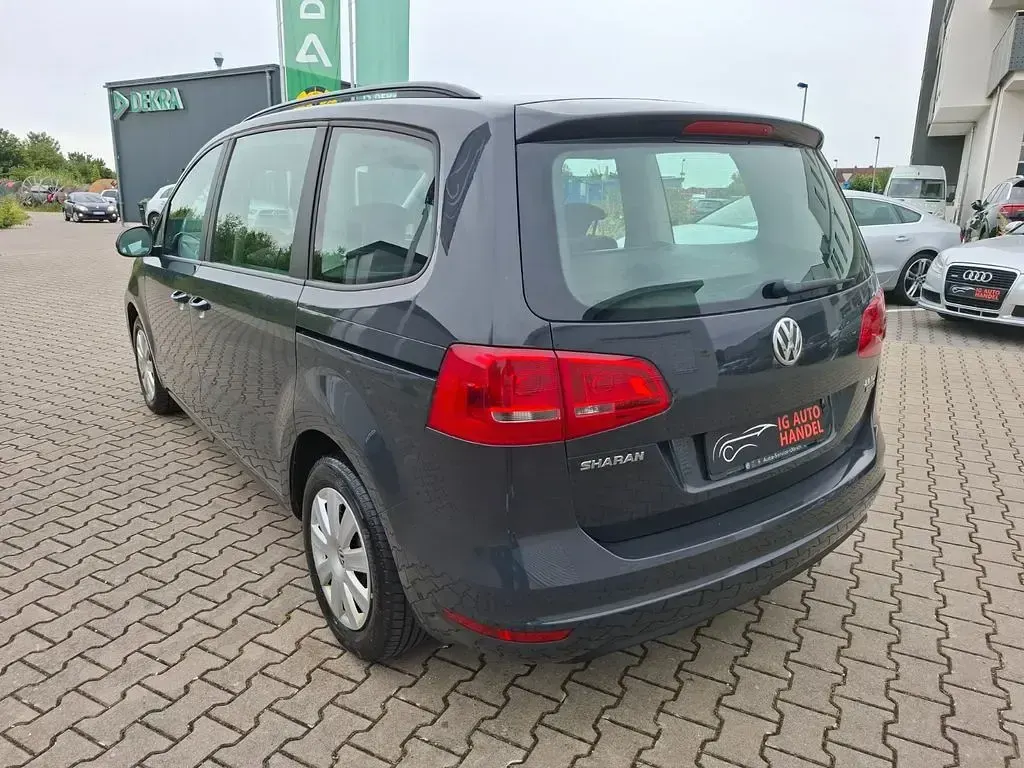 Gebraucht VW Sharan Trendline 140 PS (102 kW) 2014 Grau Van / Kleinbus