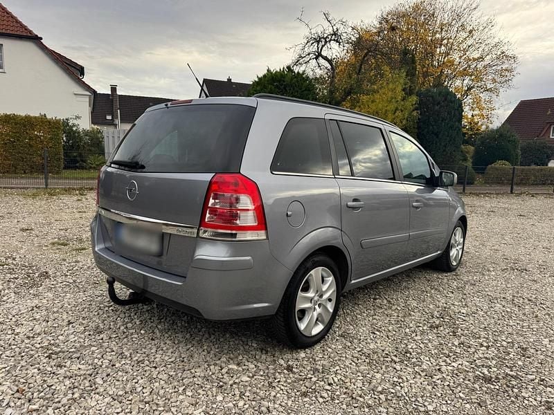 Gebraucht Opel Zafira 120 PS (88 kW) 2010 Van / Kleinbus