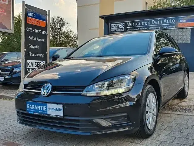 Gebraucht VW Golf VII 86 PS (63 kW) 2017 Schwarz Limousine