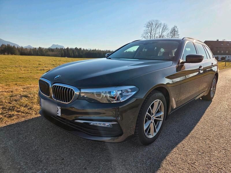 Andere außenfarben Gebraucht 2017 BMW 520 Kombi | 18.990 € (Fairer Preis) - Bild 1/4