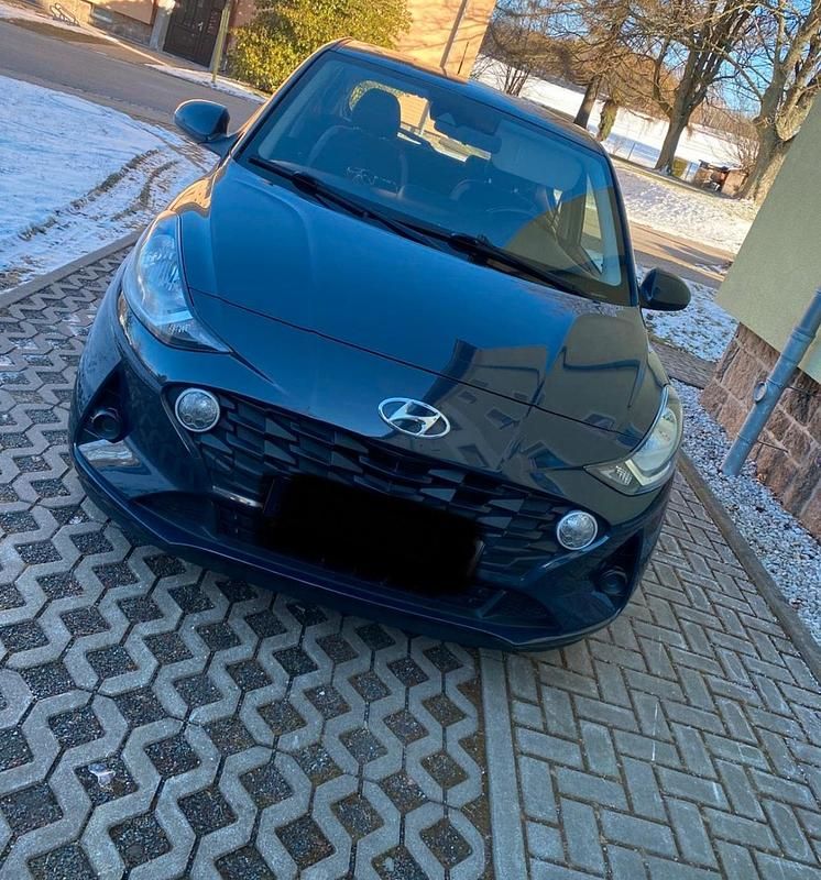 Grau Gebraucht 2023 Hyundai i10 Select Kleinwagen | 10.499 € (Guter Preis) - Bild 1/3