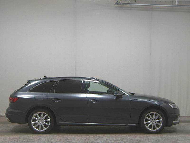 Second-hand Audi A4 Advanced 204 CP (150 kW) 2022 Gri Break