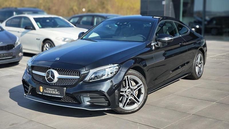 Schwarz Gebraucht 2018 Mercedes C200 AMG line Coupé | 24.900 € (Guter Preis) - Bild 1/4