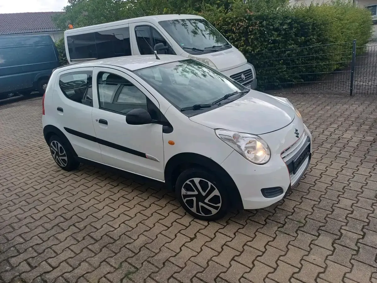 Gebraucht Suzuki Alto 68 PS (50 kW) 2011 Weiß Kleinwagen