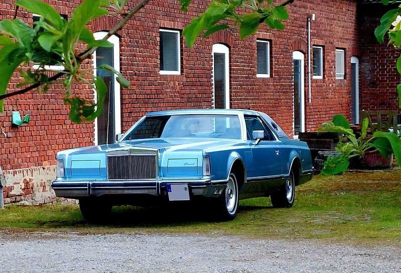 Blau Gebraucht 1979 Lincoln Continental Coupé | 6.500 € - Bild 1/4