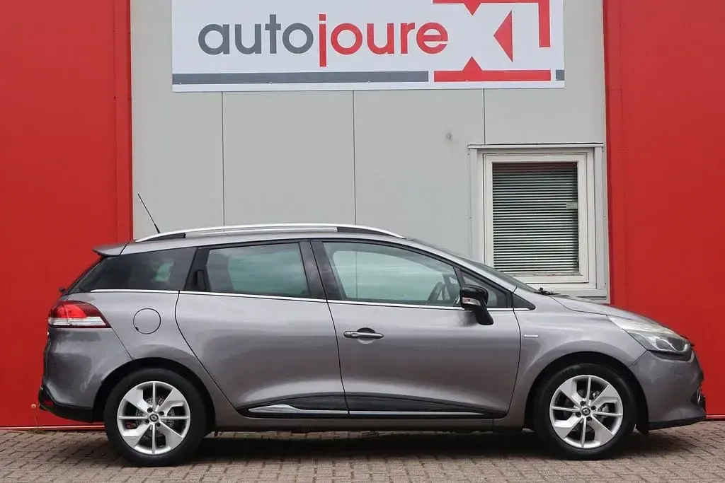Gebraucht Renault Clio LIMITED 90 PS (66 kW) 2016 Grau Kombi
