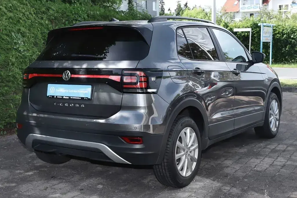 Gebraucht VW T-Cross Basis 116 PS (85 kW) 2020 Grau SUV