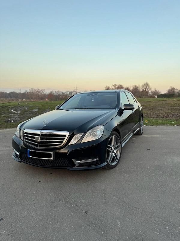 Schwarz Gebraucht 2012 Mercedes E500 AMG Limousine | 17.200 € (Guter Preis) - Bild 1/4