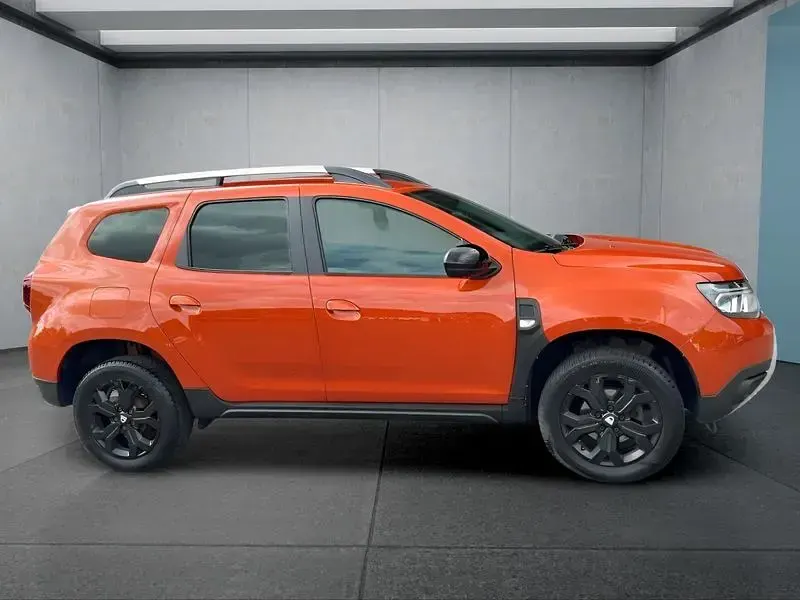 Second-hand Dacia Duster 131 CP (96 kW) 2022 Portocaliu SUV