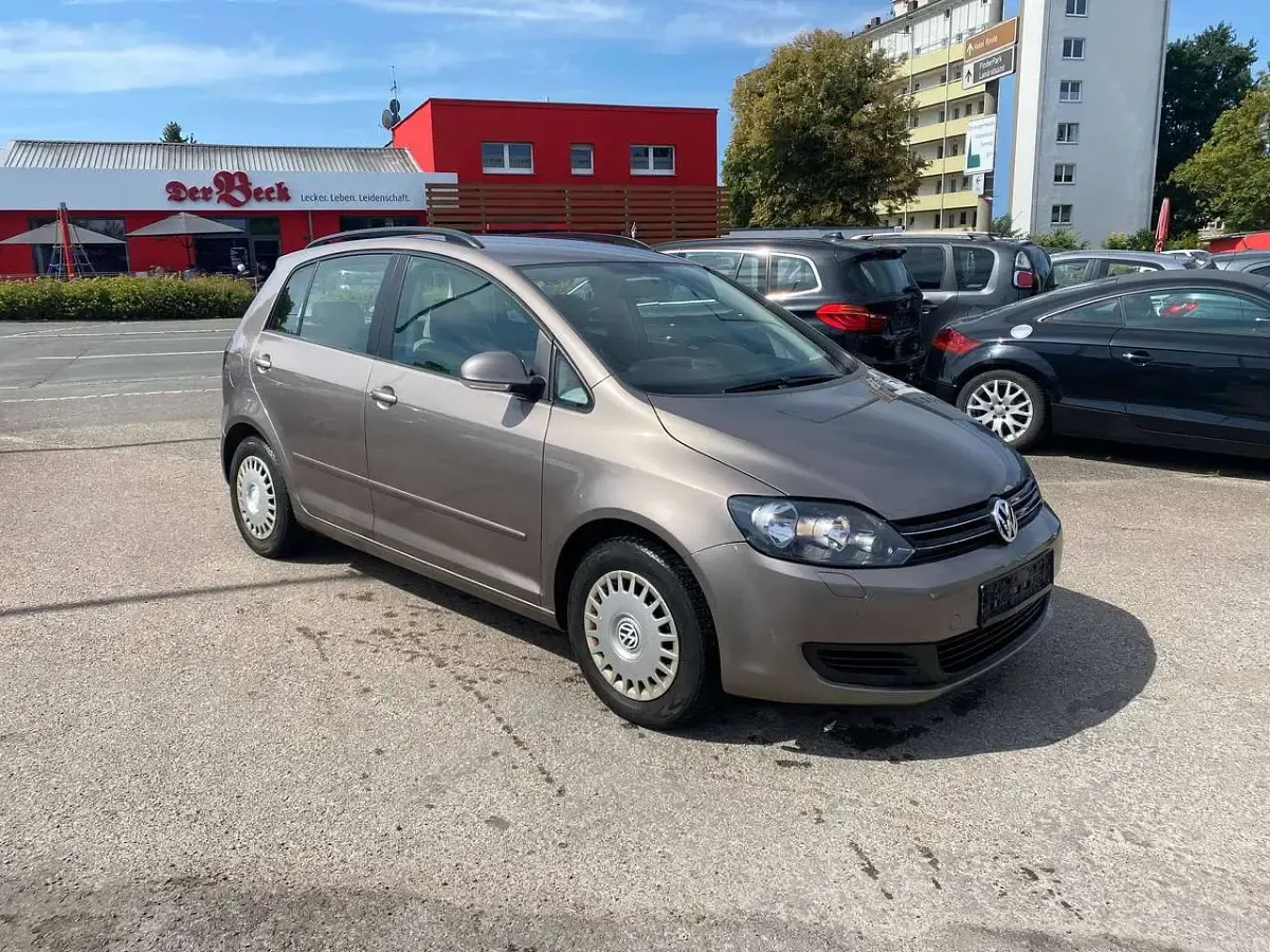 Gebraucht VW Golf Plus Cross Comfortline 122 PS (89 kW) 2010 Kaschmirbraun metallic Kleinwagen