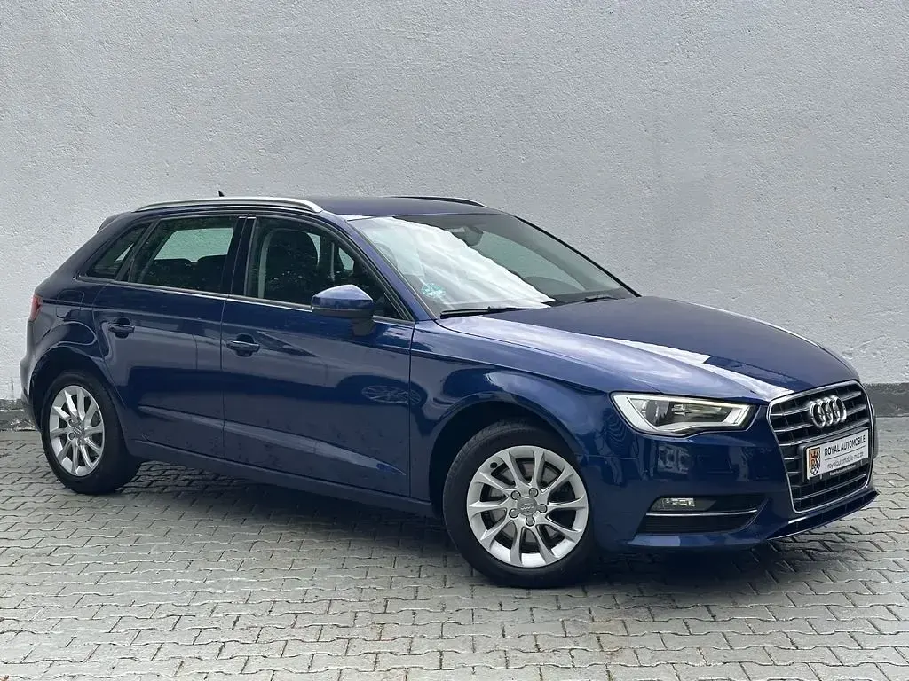 Gebraucht Audi A3 Attraction 184 PS (135 kW) 2014 Blau Limousine