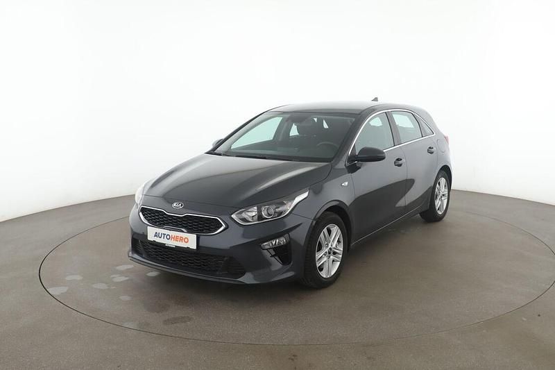 Grau Gebraucht 2020 Kia Ceed Vision Limousine | 18.220 € - Bild 1/3