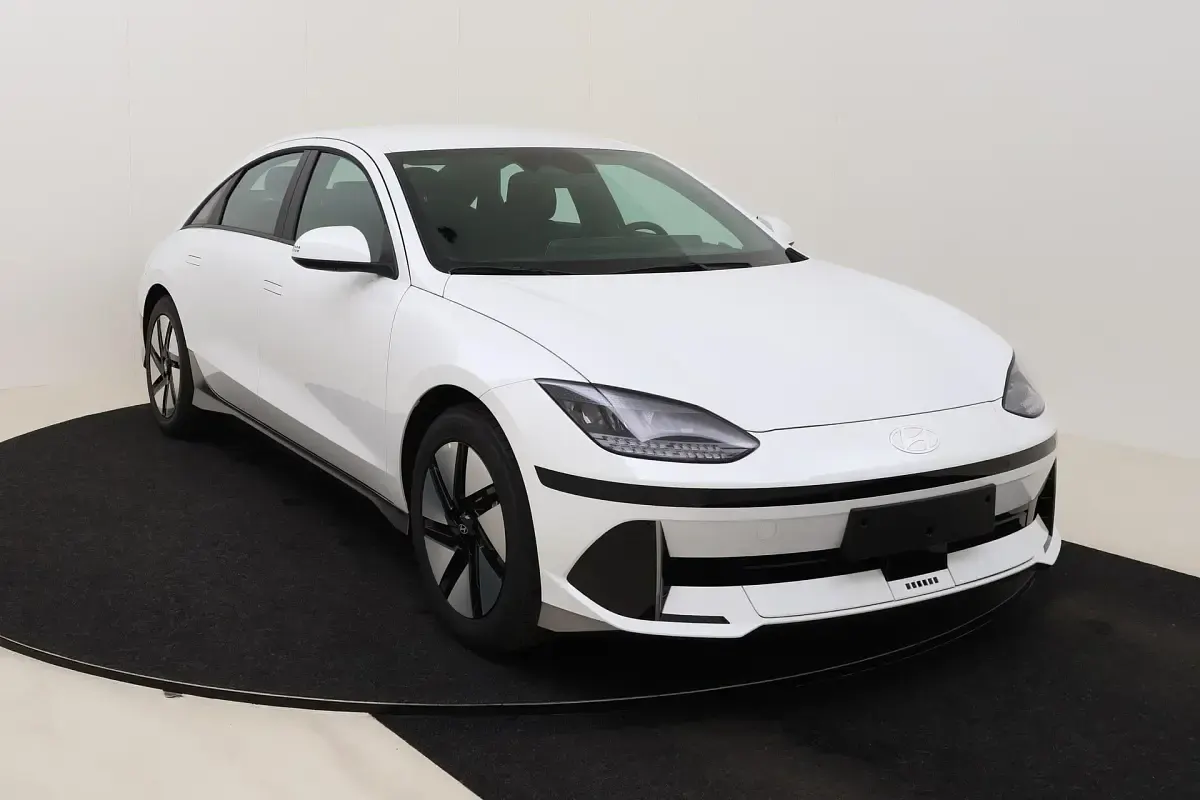 Neu Hyundai Ioniq 6 111 kW (151 PS) 2026 Serenity white Limousine