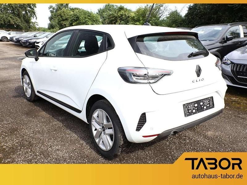 Używany Renault Clio V Evolution 91 KM (66 kW) 2024 Biały Hatchback