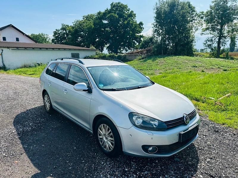 Silber Gebraucht 2010 VW Golf VI Comfortline Kombi | 2.150 € (Superpreis) - Bild 1/4