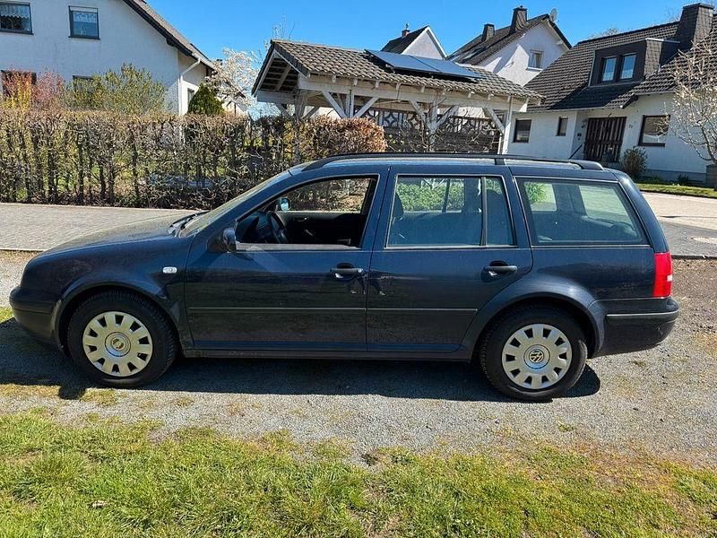 Gebraucht VW Golf IV Ocean 101 PS (74 kW) 2005 Blau Kombi