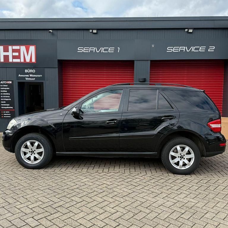 Gebraucht Mercedes ML350 224 PS (164 kW) 2009 Schwarz SUV