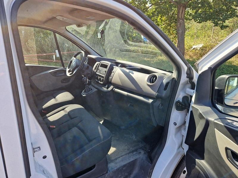 Gebraucht Renault Trafic 125 PS (91 kW) 2017 Weiß Van / Kleinbus