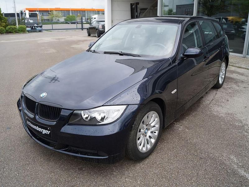Gebraucht BMW 320 163 PS (119 kW) 2006 Blau Kombi