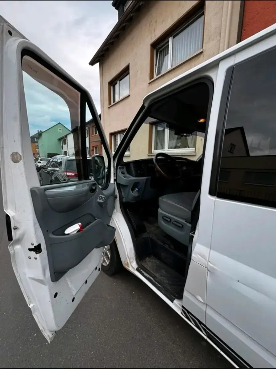 Gebraucht Ford Transit 85 PS (62 kW) 2006 Weiß Van / Kleinbus