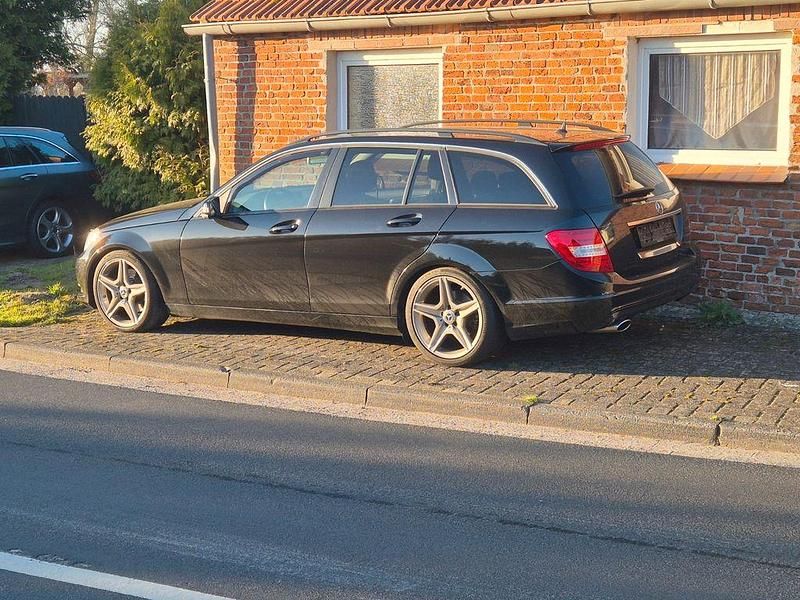 Gebraucht Mercedes C220 170 PS (125 kW) 2012 Schwarz Limousine