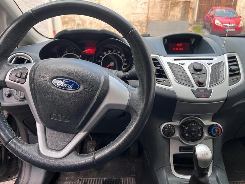 Gebraucht Ford Fiesta Champions Edition 82 PS (60 kW) 2012 Schwarz Kleinwagen