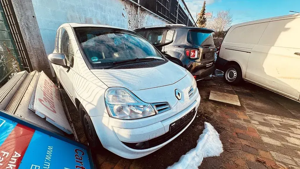 Używany Renault Modus Night&Day 75 KM (55 kW) 2011 Biały Minivan