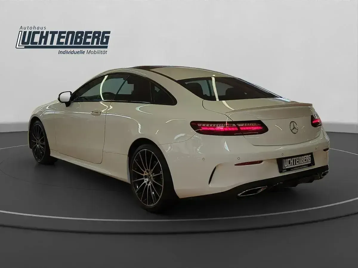 Gebraucht Mercedes 300 AMG line 195 PS (143 kW) 2022 Andere Coupé