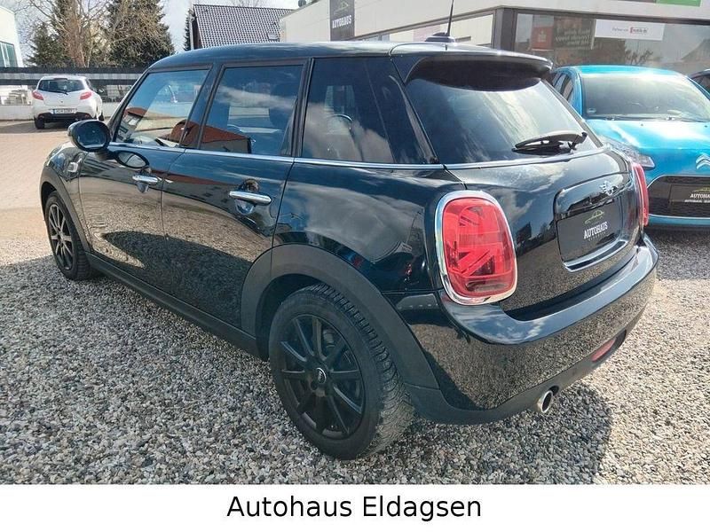 Gebraucht Mini Cooper 136 PS (100 kW) 2019 Schwarz Kleinwagen