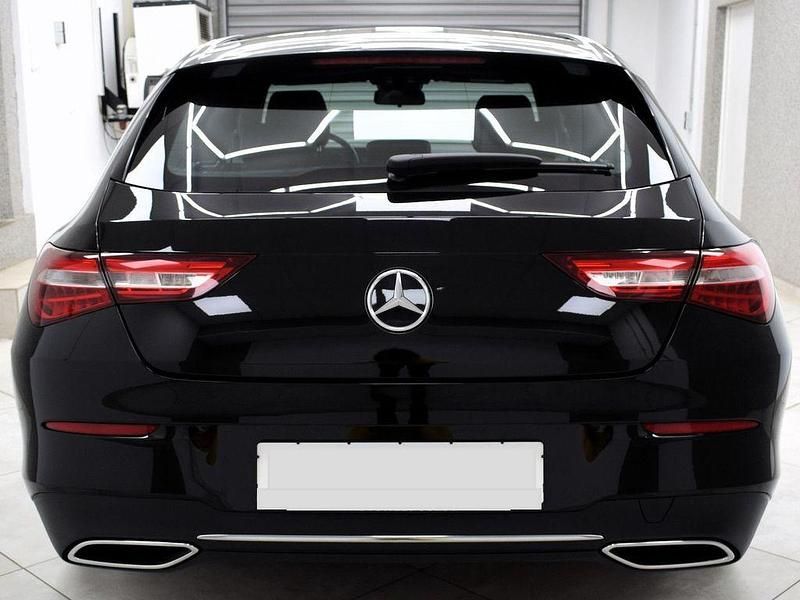 Gebraucht Mercedes CLA200 Shooting Brake 150 PS (110 kW) 2020 Schwarz Kombi