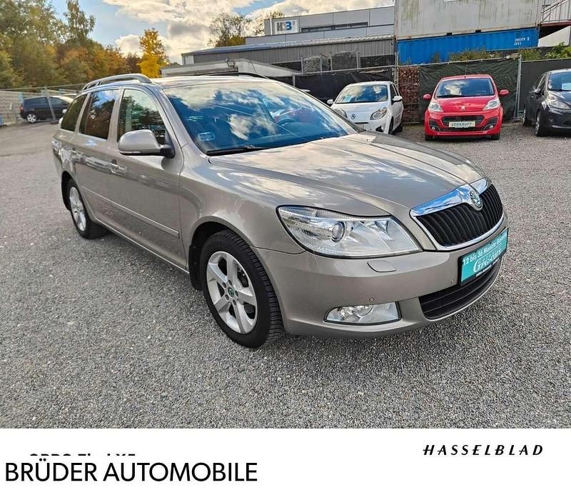Gebraucht Skoda Octavia Elegance 105 PS (77 kW) 2012 Beige Limousine
