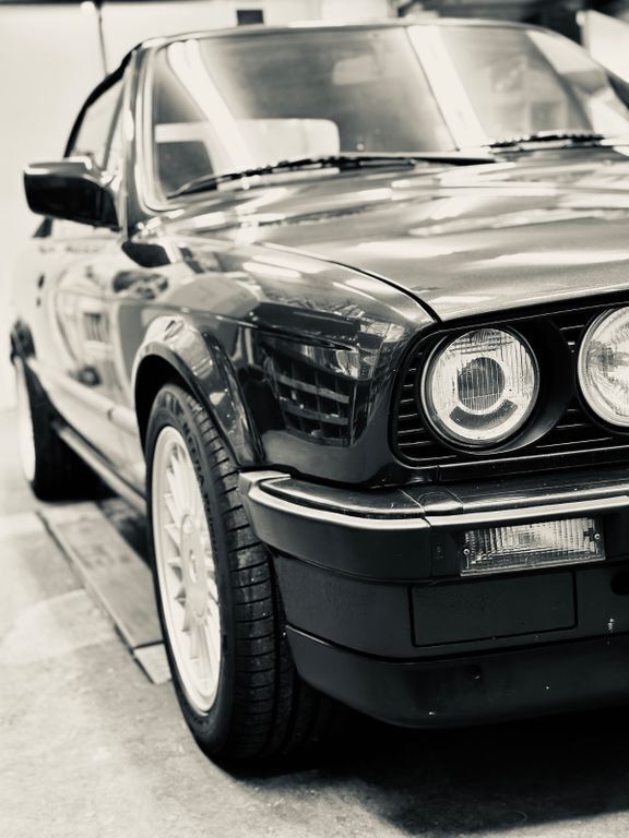 Schwarz Gebraucht 1990 BMW 320 Cabriolet Cabrio | 20.000 € - Bild 1/4
