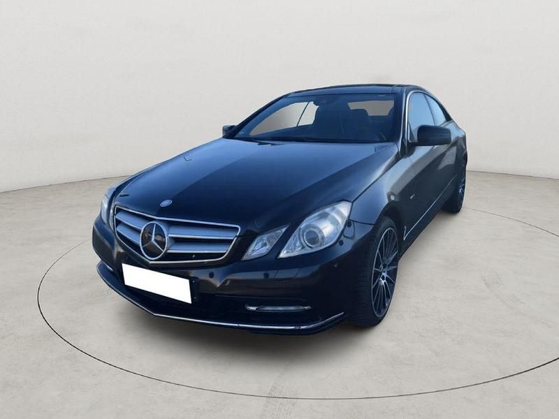 Gebraucht Mercedes E300 252 PS (185 kW) 2011 Schwarz Coupé