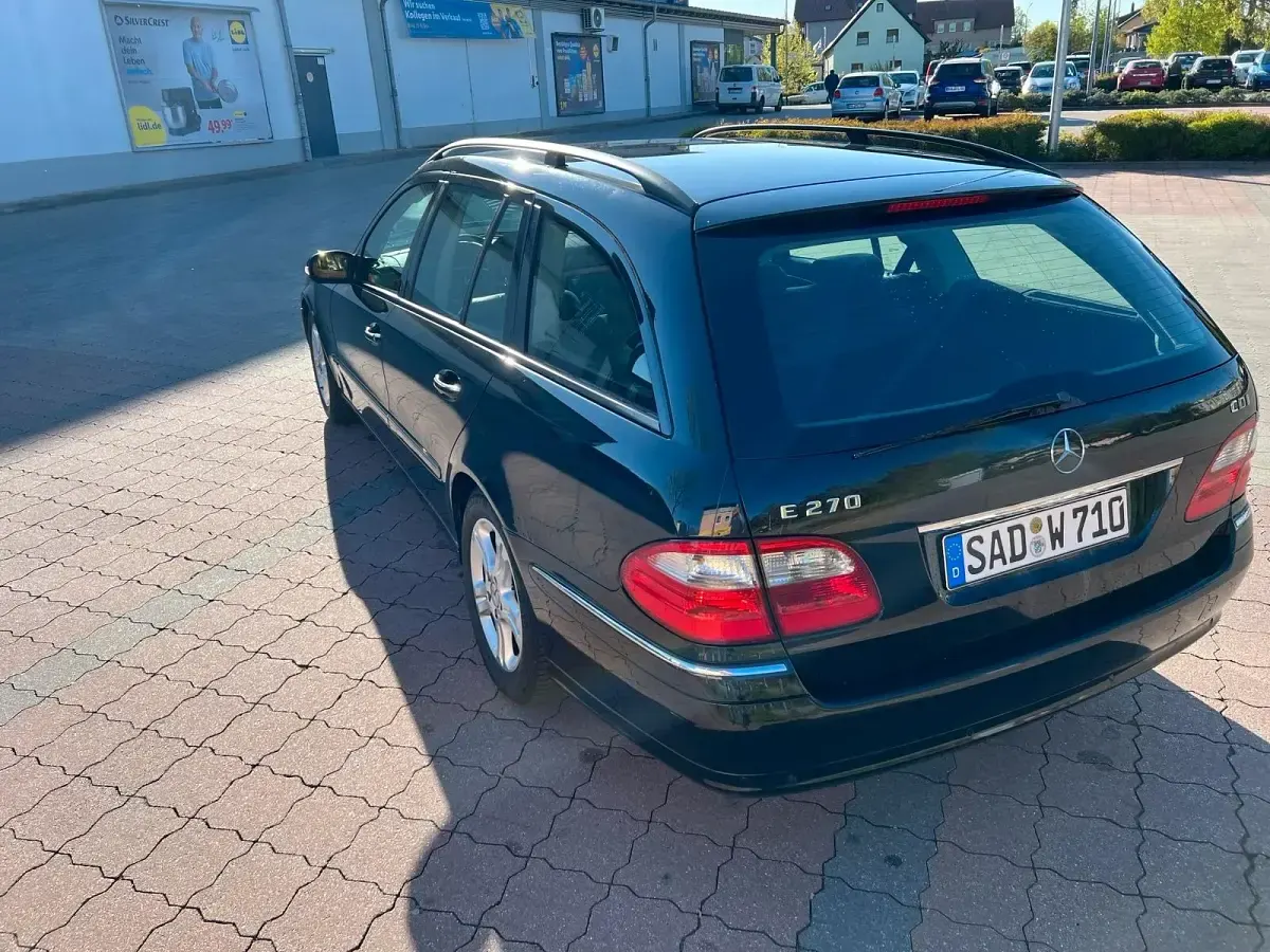 Gebraucht Mercedes E270 177 PS (130 kW) 2004 Schwarz Kombi