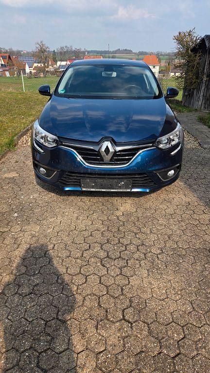 Gebraucht Renault Mégane IV Experience 101 PS (74 kW) 2016 Blau Limousine